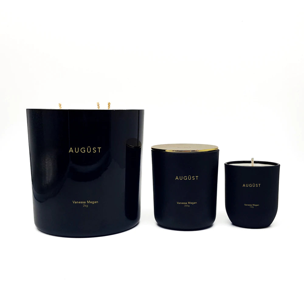 Vanessa Megan August Candle V-Luxe 2kg